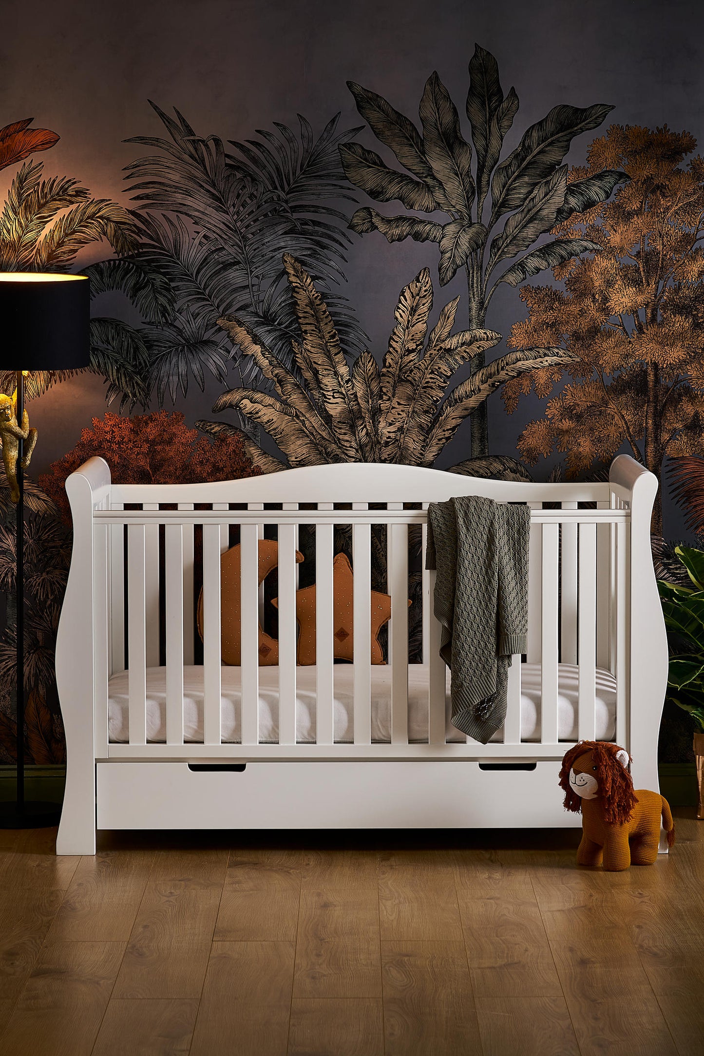 Stamford Luxe Cot Bed - White