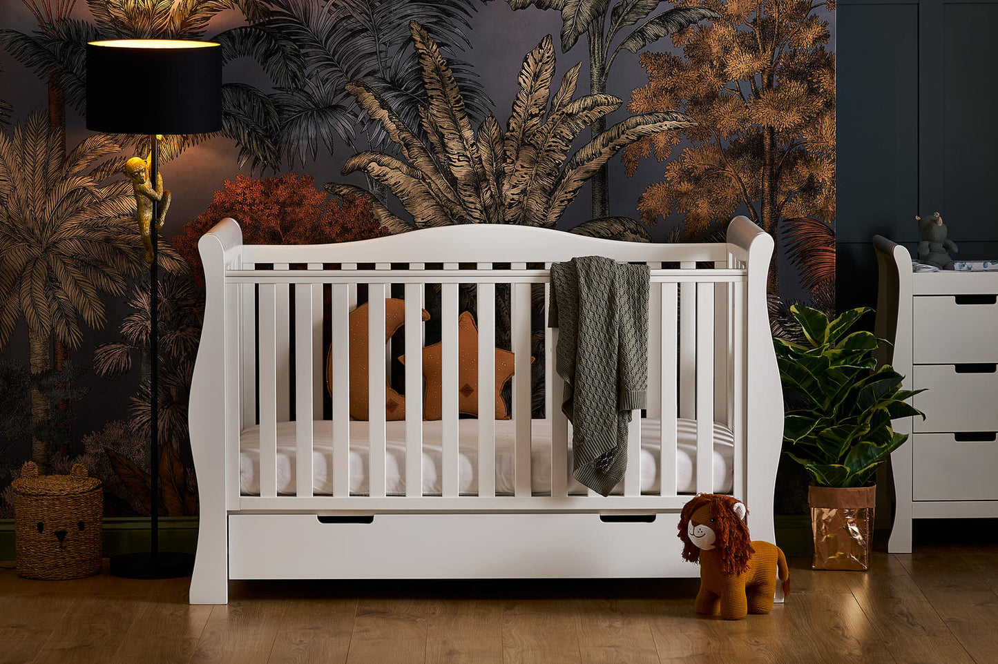 Stamford Luxe Cot Bed - White