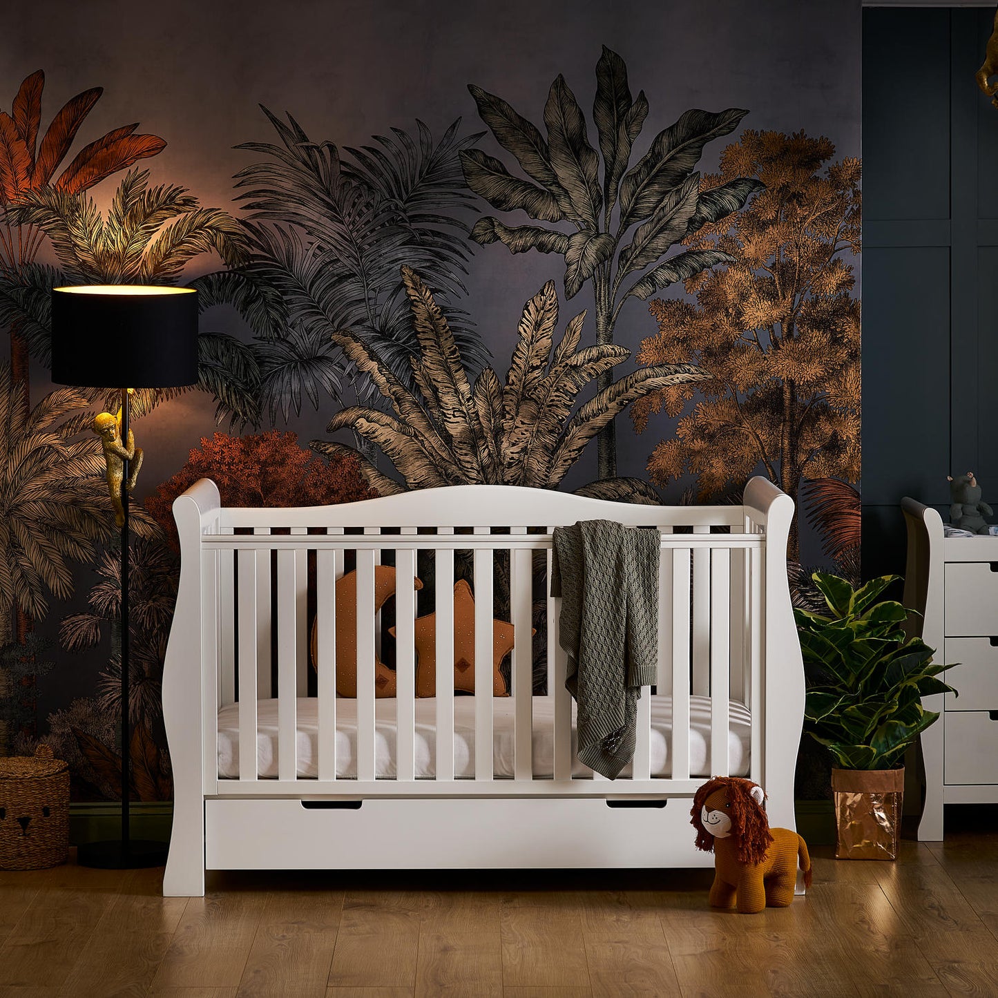 Stamford Luxe Cot Bed - White