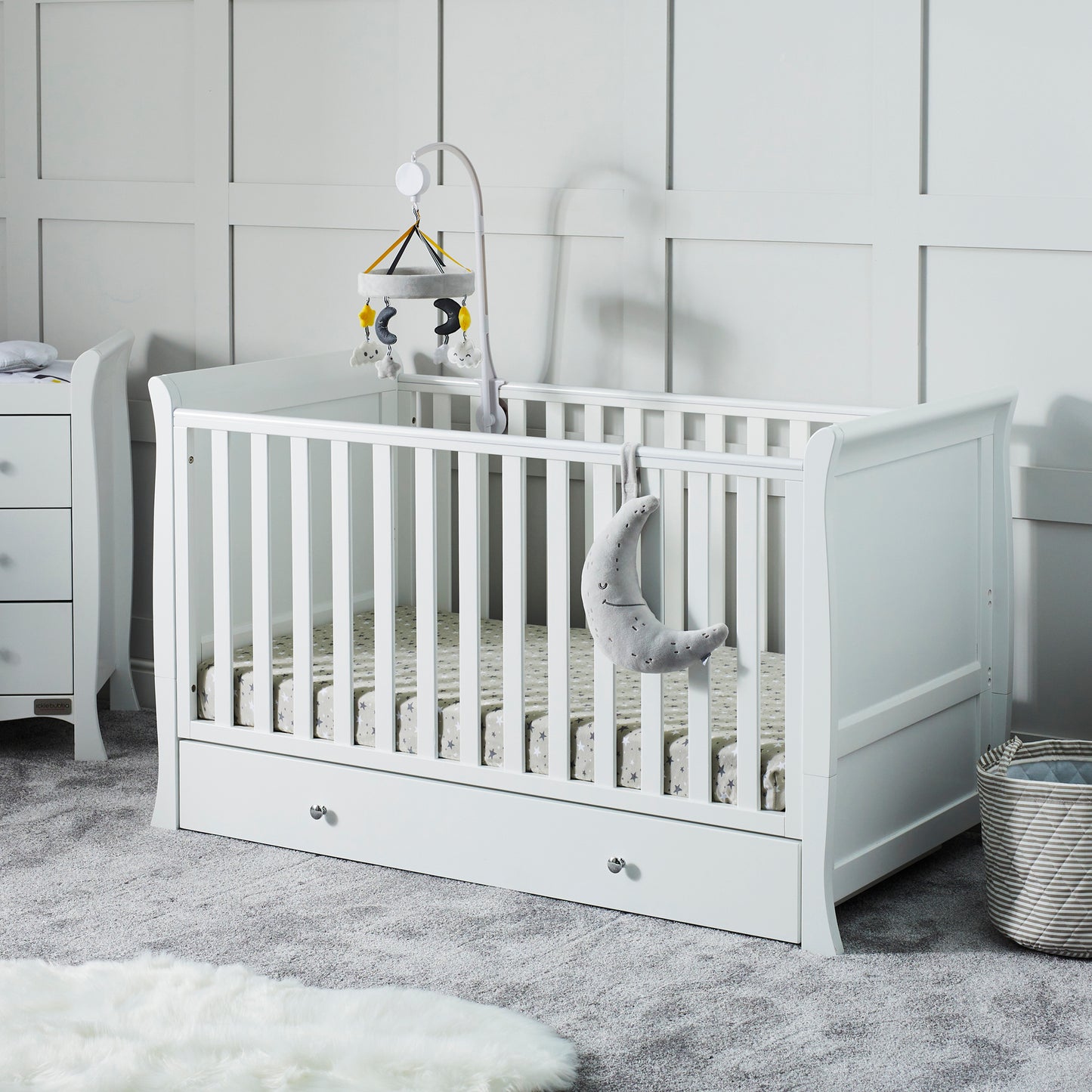 Ickle Bubba - Snowdon Classic Cot Bed and Fibre Mattress  - White