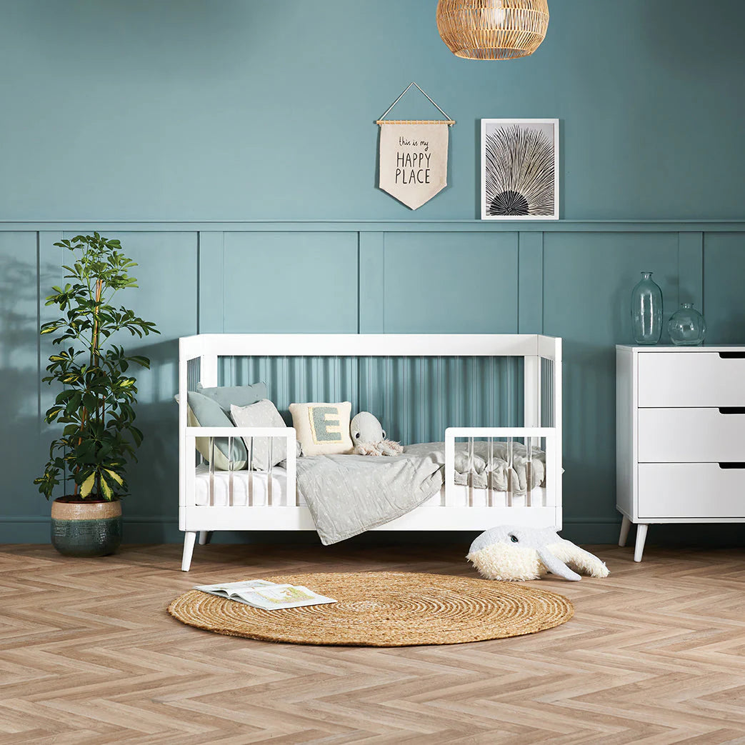 Obaby- Maya 3 Piece Room Set- White with Acrylic.