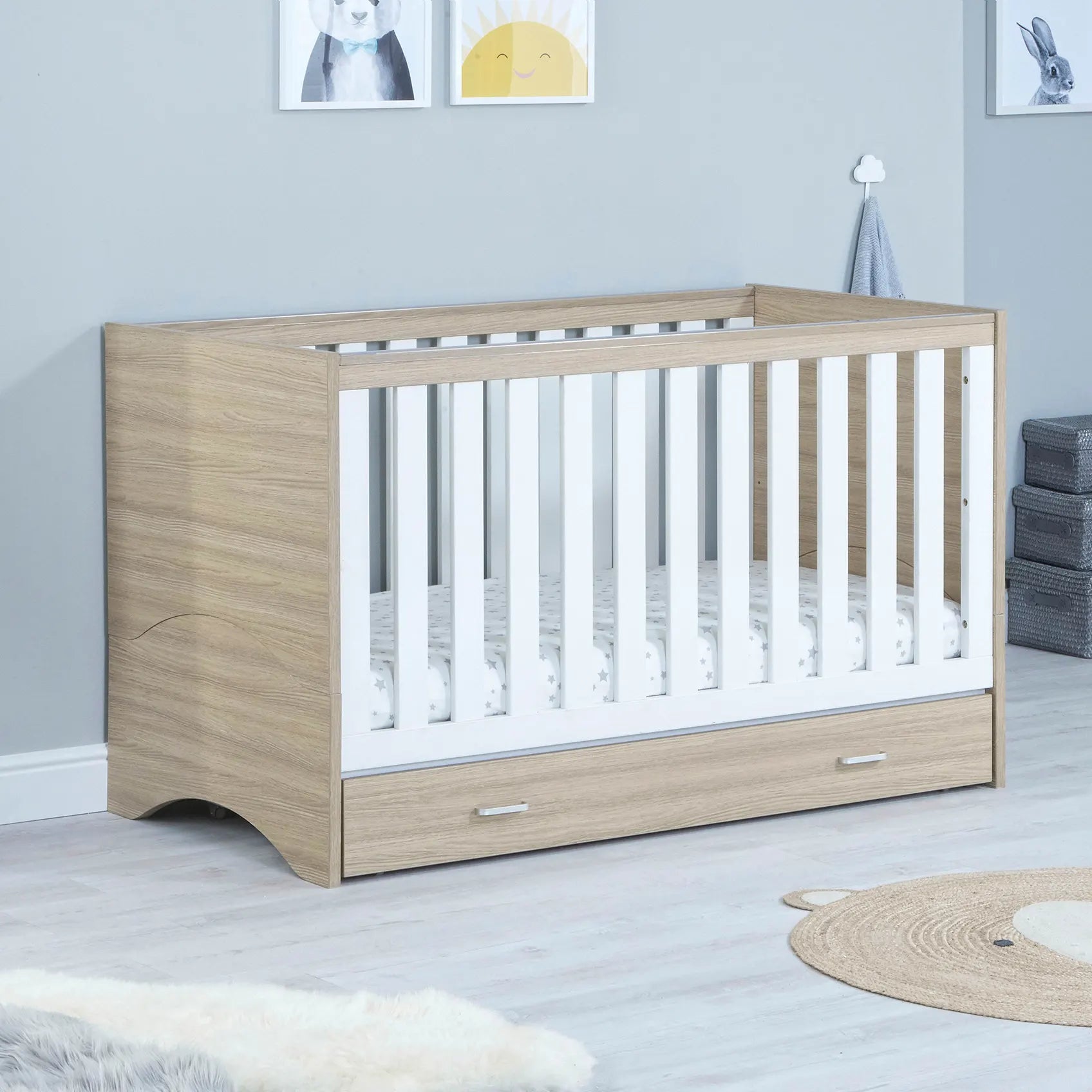 Babymore Veni Cot Bed with Drawer-Oak White.